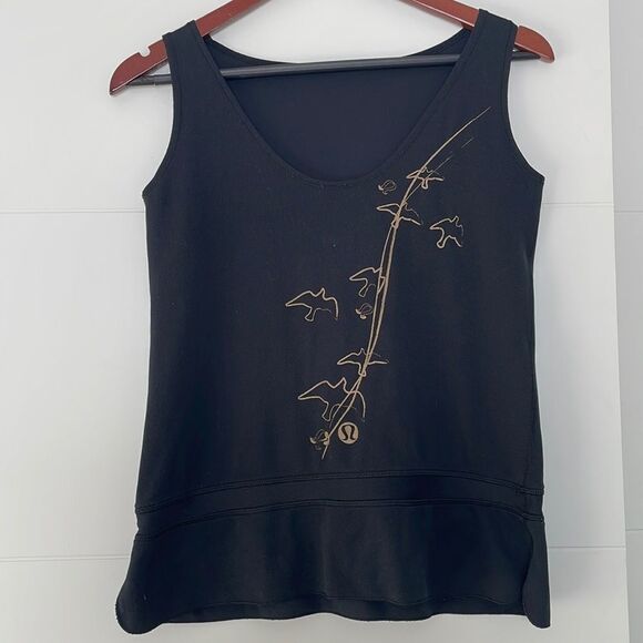 𝅺Lululemon Black Athletic Tank Top with Gold Bird Design Fits Like a Size 6 - Picture 1 of 10
